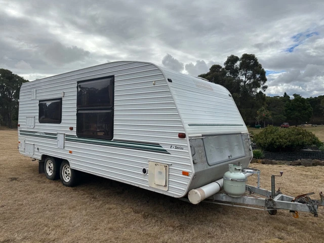 Caravan 2002 Evernew e-Series Semi Off-Road 21.6ft