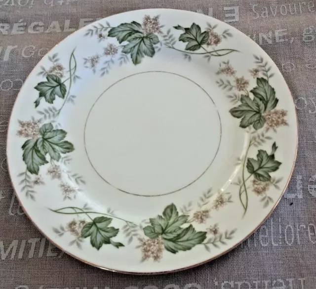 WHITE NORITAKE   DAPHNE ROUND  Dinner    PLATE   # 5312 23 CM DIAMETER