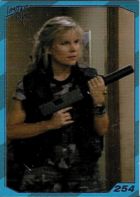 Trading Card Limited Run #221 - #222 Night Trap Gold - Or