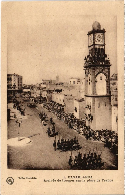 CPA AK Militaire MAROC CASABLANCA - Arrivée de troupes sur la place (92394)