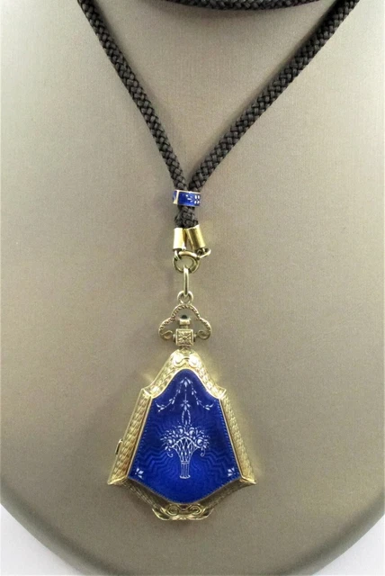 1910s Edwardian Guilloche Enamel Hand Painted Pendant Locket 14K Yellow Gold 1910s Edwardian Guilloche Enamel Hand Painted Pendant Locket 14K Yellow Gold