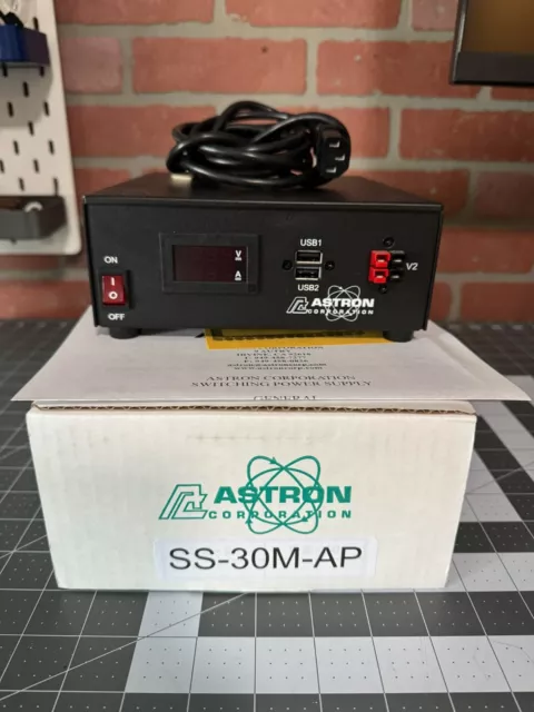 Astron Power Supply Ss-30M-Ap. 13.8Vdc 30A.