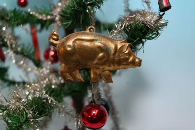 uralter Christbaumschmuck * Dresdner Pappe Schwein goldfarben * um 1900