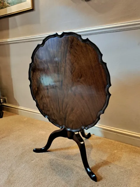 A beautifully finished Georgian Style Flip top occasional-side-sofa table