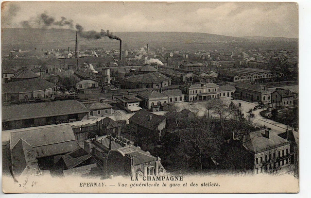 EPERNAY - Marne - CPA 51 - Gare Trains - Vue de la gare et des ateliers