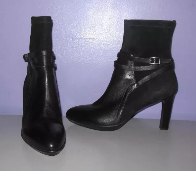 Gorgeous Aquatalia Ryann Black Leather & Suede Weatherproof Ankle Boots Size 8.5
