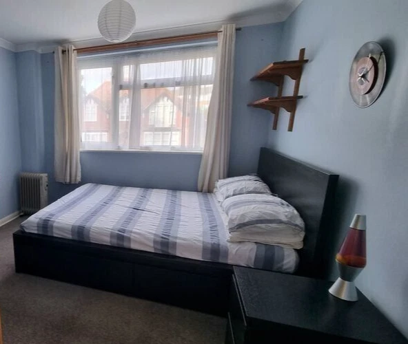 KINGSIZE BED FRAME Black (Malm Ikea) Exellent condition £75.00