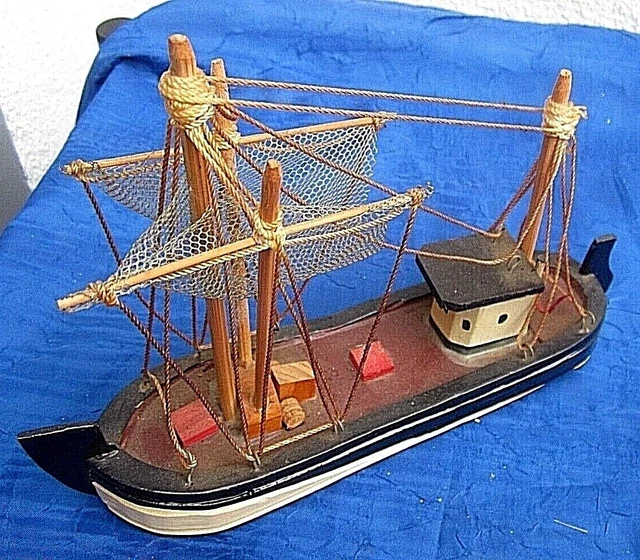 vintage schiffsmodell detailschön aus holz handgemacht 22x15x6