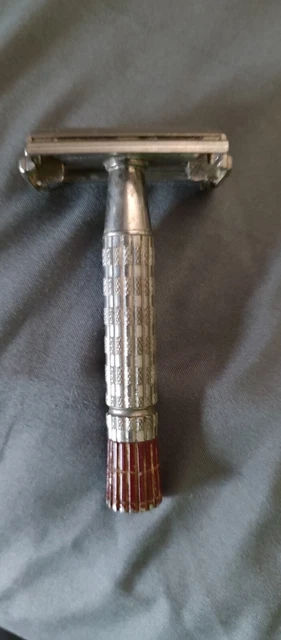 Vintage Gillette Red Tip Flare Super Speed TTO Double Edge Safety Razor B2 1956