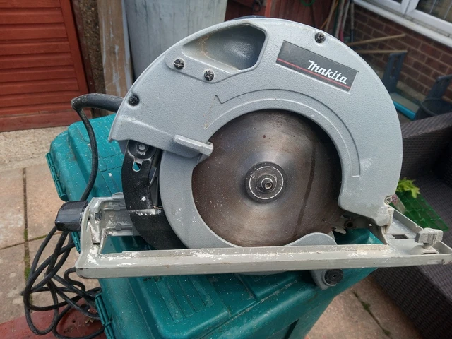 Makita 5703r circular saw 110v outlet