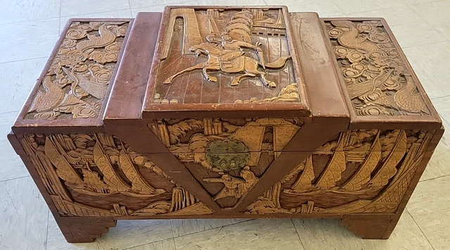 VNTG Carved Wood Camphor Chest Trunk Chinese Asian Oriental Culture Art High-End