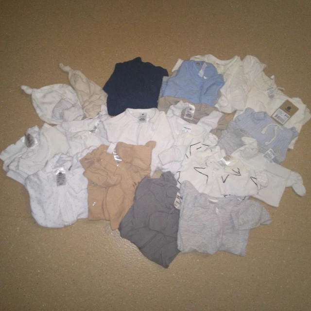 Assortment Of Baby Clothes - Size 0000 - Pre Owned