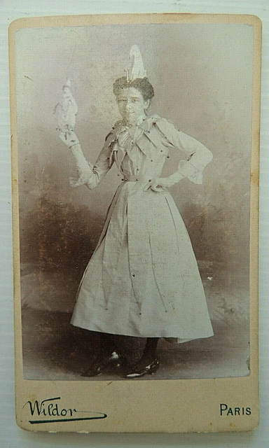 Photo CDV Originale - Jeunes Filles Chinoises En Tenues Traditionnelles - Vers 1880