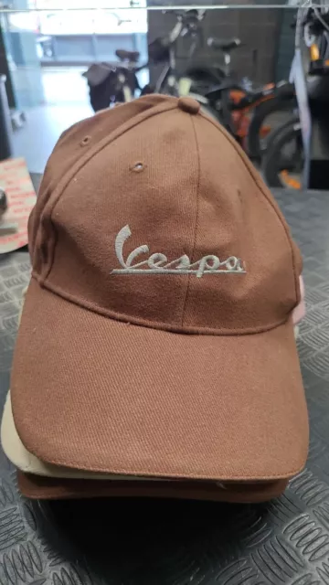 Cappellino logo vespa marrone  originale piaggio new in offerta outlet