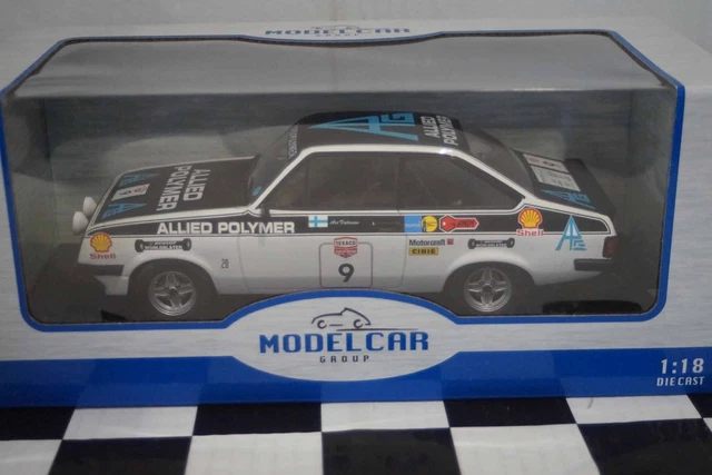 Modellauto Ford Escort MK II RS 2000 X-Pack rot MCG 1:18 Metallmodell, Türen und Hauben nicht zu öffnen bei
