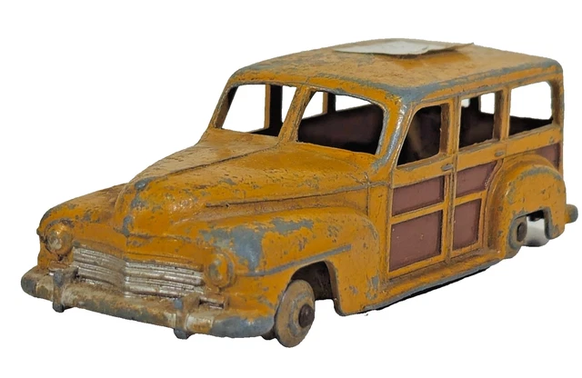 Dinky Toys GB N°344 – Plymouth Estate Woody – 1/43 – Zamak – État D'usage