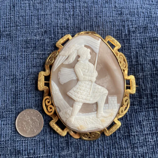 Large Antique Victorian Pinchbeck Solider Cameo Brooch