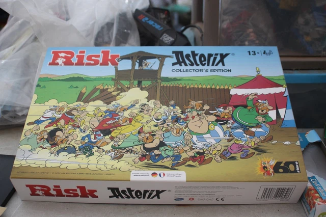 Jeu Risk édition Star Wars 2015 avec plateau forme Tie Fighter