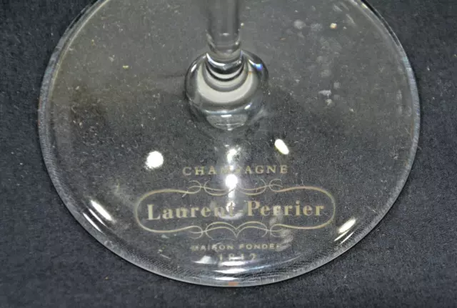 LAURENT PERRIER CHAMPAGNE 6 Flûtes à pied 15 cl marquage sur le pied 2