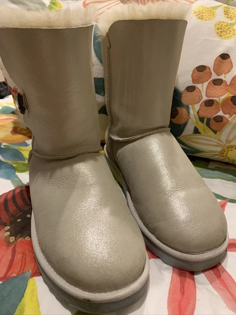 UGG winter wedding  I Do Women's Boots Sz 10