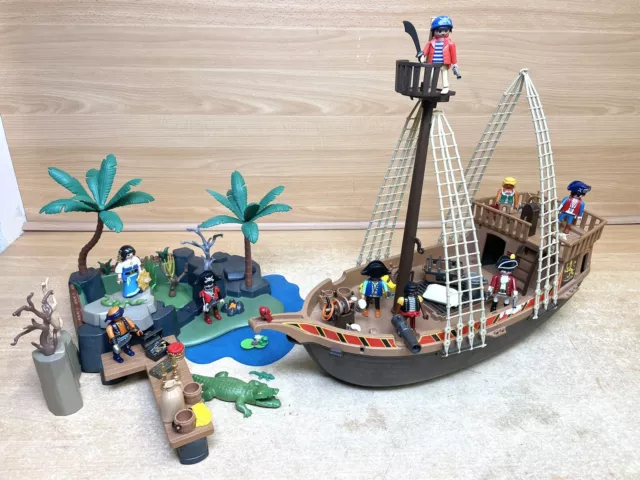 Old playmobil deals pirate ship