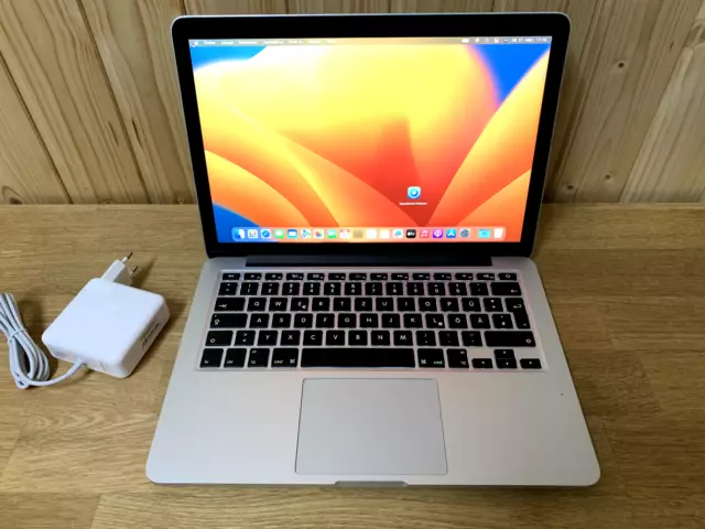 Apple MacBook Pro Retina 13,3"" (128 GB SSD, Intel Core i5-2,4 GHz, 4 GB di RAM)