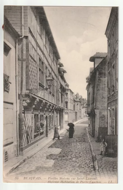 BEAUVAIS - Oise - CPA 60 - Vieilles Maisons Rue St Laurent - points de colle dos