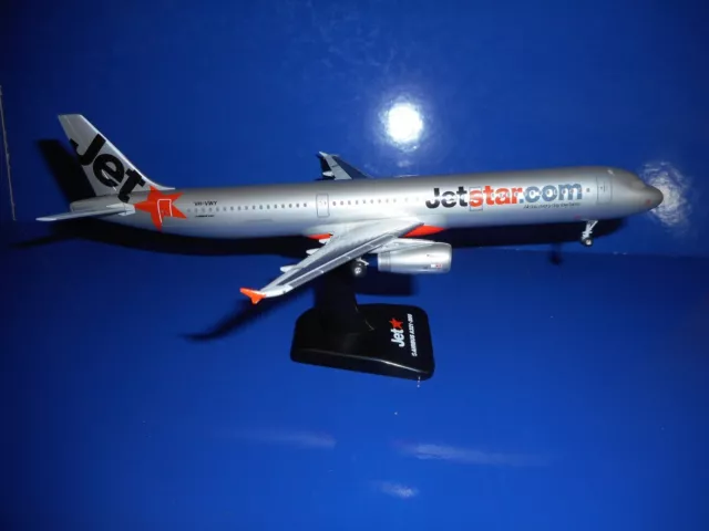 Jetstar Airways Airbus A321-200 Aircraft Model - Scale 1:200