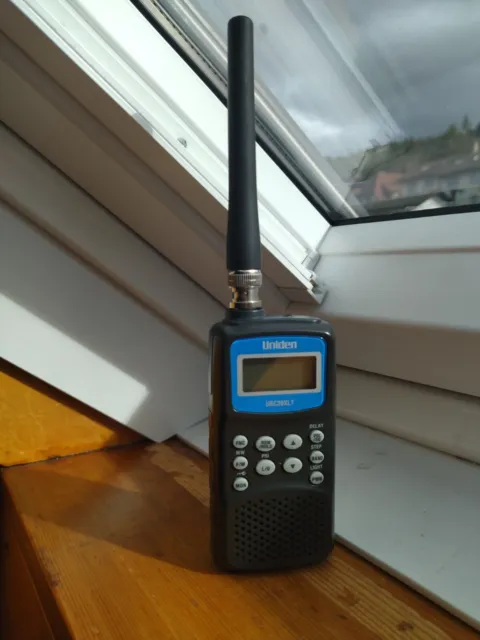 Funkscanner Uniden UBC30XLT mit Antenne + Batterien - sh. Fotos + Beschreibung