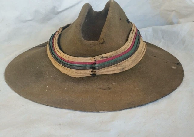 WW2 AUSTRALIAN SLOUCH hat with rare Cadet puggaree. EUR 46,59 - PicClick FR