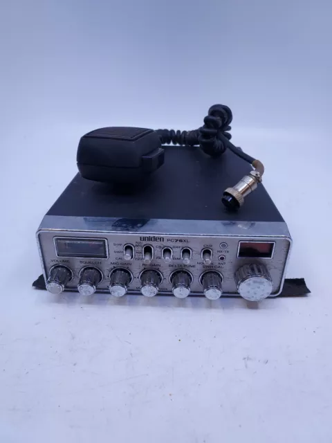 Radio y micrófono CB Uniden PC76XL sin probar