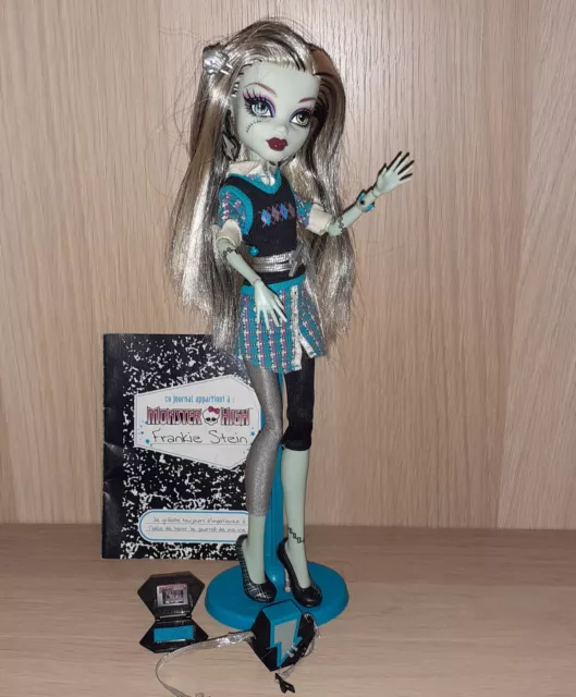 Monster High Frankie Stein school's out 2011 accessoires support très bon état