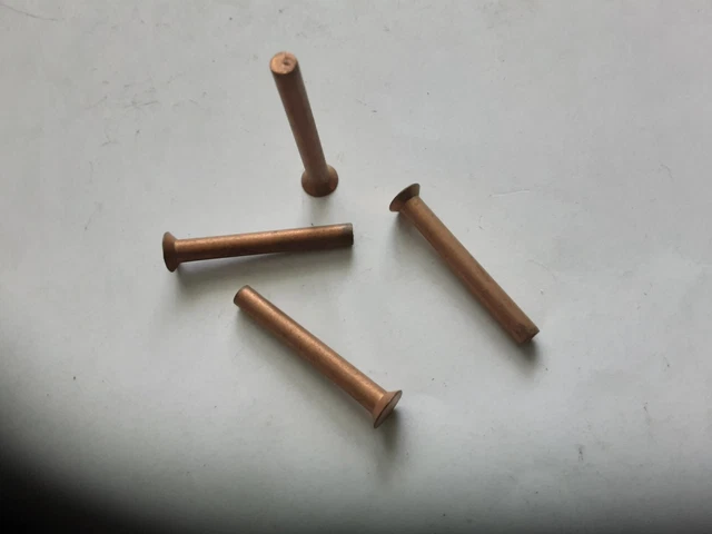 Rivetto testa contante 1/8"" (3,2 mm) x 1"" (25,4 mm) in rame solido QTY 4