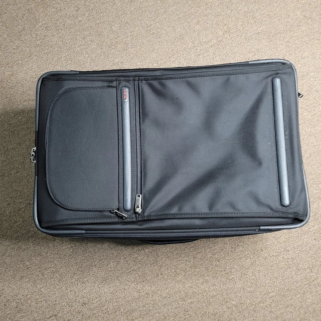 Tumi Alpha 2 Medium Trip Expandable Luggage 26” Suitcase 2 Wheeled 22026D4 2