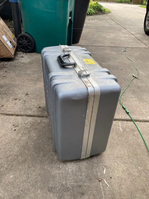 Hard shell Industrial equipment case with locks and keys 23 x 17 x 11 Pelican