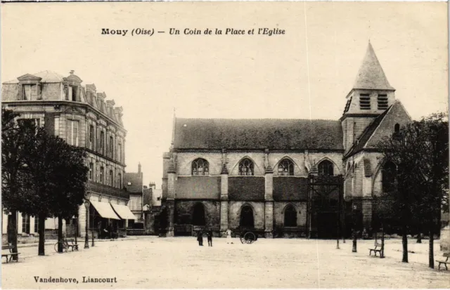 CPA Mouy La place et Église (1185685)