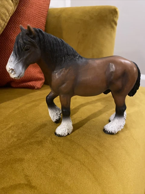 SCHLEICH BAY SHIRE Horse Gelding Rare Retired Figure 13247 2000 Vintage 