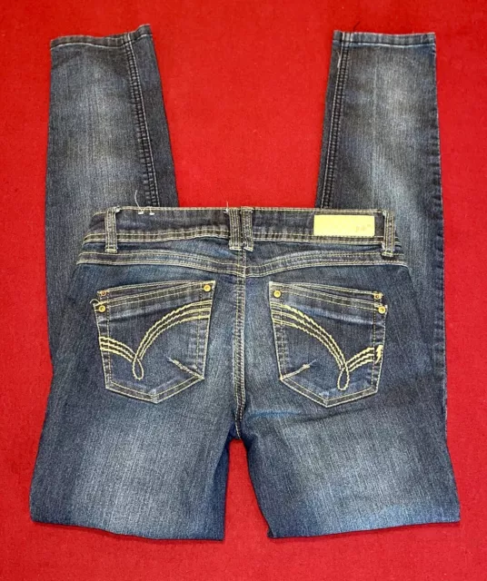 JOLT Jeans- Juniors sz 5- Skinny Blue Jeans-Inseam 30-Cute Booty Design!