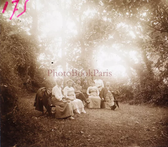 FRANCE Family Garden c1900 Photo Stereo Glass Plate Vintage P29L15n23