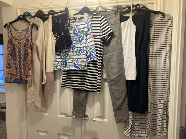 10 Piece Woman’s Casual Clothes Bundle (Jeans Tops Dresses Jumpers) Size Small 8