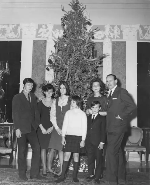 DAVID ORMSBY-GORE 5TH Baron Harlech wife & children Christmas c- 1962 ...