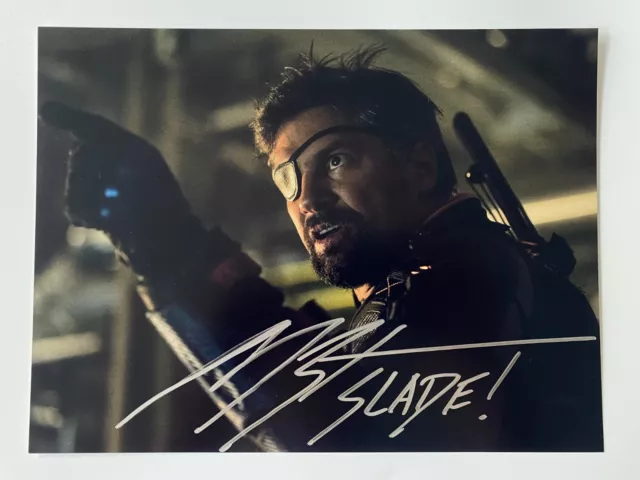 MANU BENNETT In-Person signiertes Autogramm 20x25cm Arrow