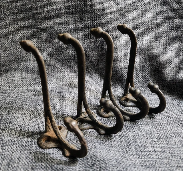 Vintage Cast Iron Coat Hooks Acorn Style Set of 4 2
