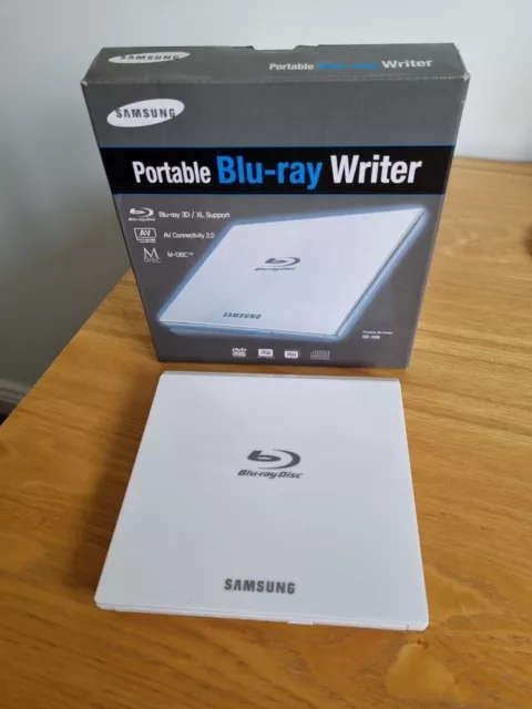 Samsung Portable Slim External USB Blu-Ray DVD Writer Reader Drive SE-506 MINT