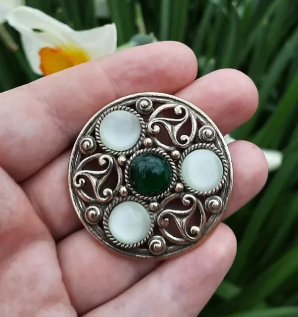 Vtg Miracle Round Celtic Brooch Pin Green Glass Silver Tone Designer Signed