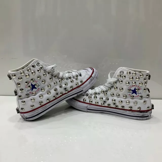 Converse All Star Alte Bianche personalizzate con borchie argento effetto sporco