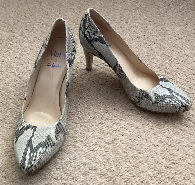 CHRISTIAN DIOR Gray Embossed Snakeskin & Suede Peep Toe Pumps SZ 37 - The  Purse Ladies