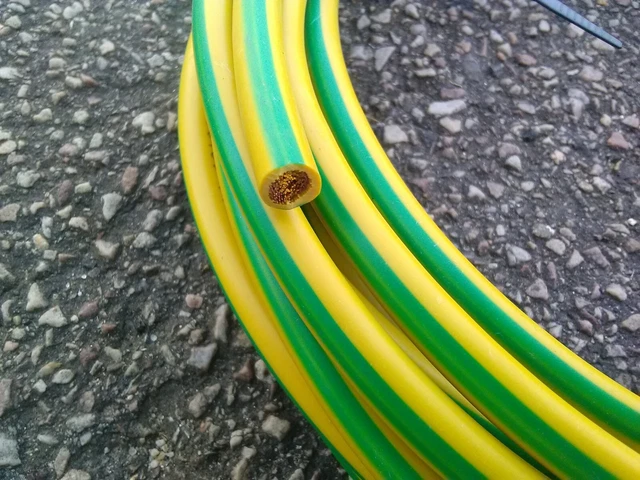 7.5m : fil / cable de terre  HO7-VK 25 mm² souple ( bretelle disponible ) 3