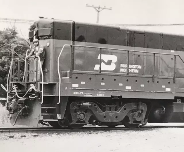 Burlington Northern Railroad BN #4035 B30-7A Electromotive Train Photo Aurora IL