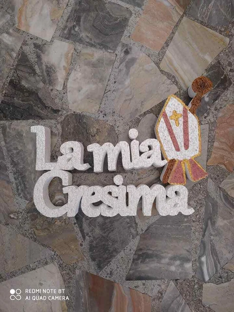 Decorazione Cresima Con Scritta E Colomba | Polistirolo 42x25 Cm | Mitra Rossa Glitterata - Foto 10